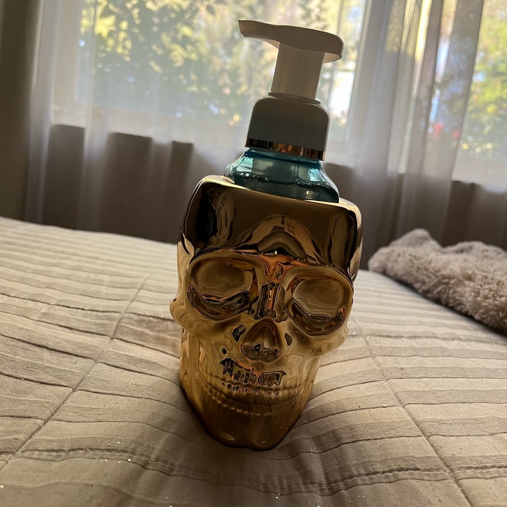 Bath & Body Works Mirrored Gold Skull soap holder